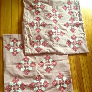 Pottery Barn Set of 2 Pillow Shams